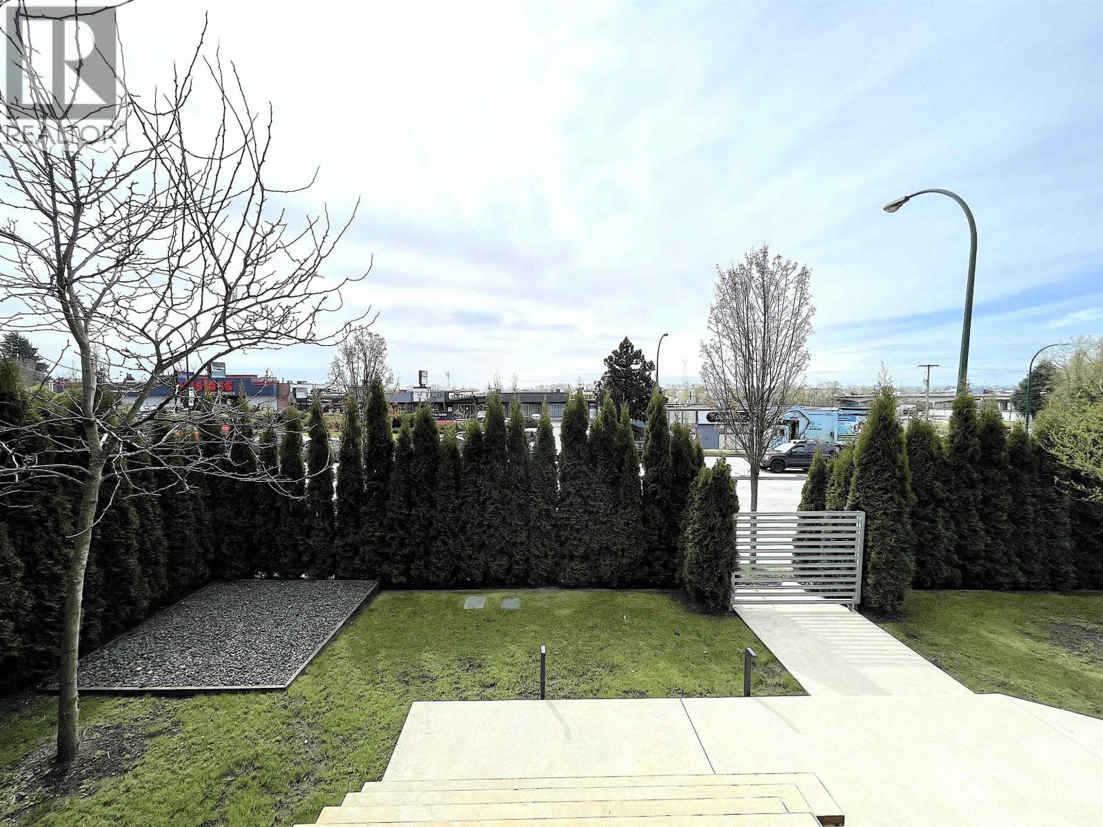 1633 SE MARINE DRIVE