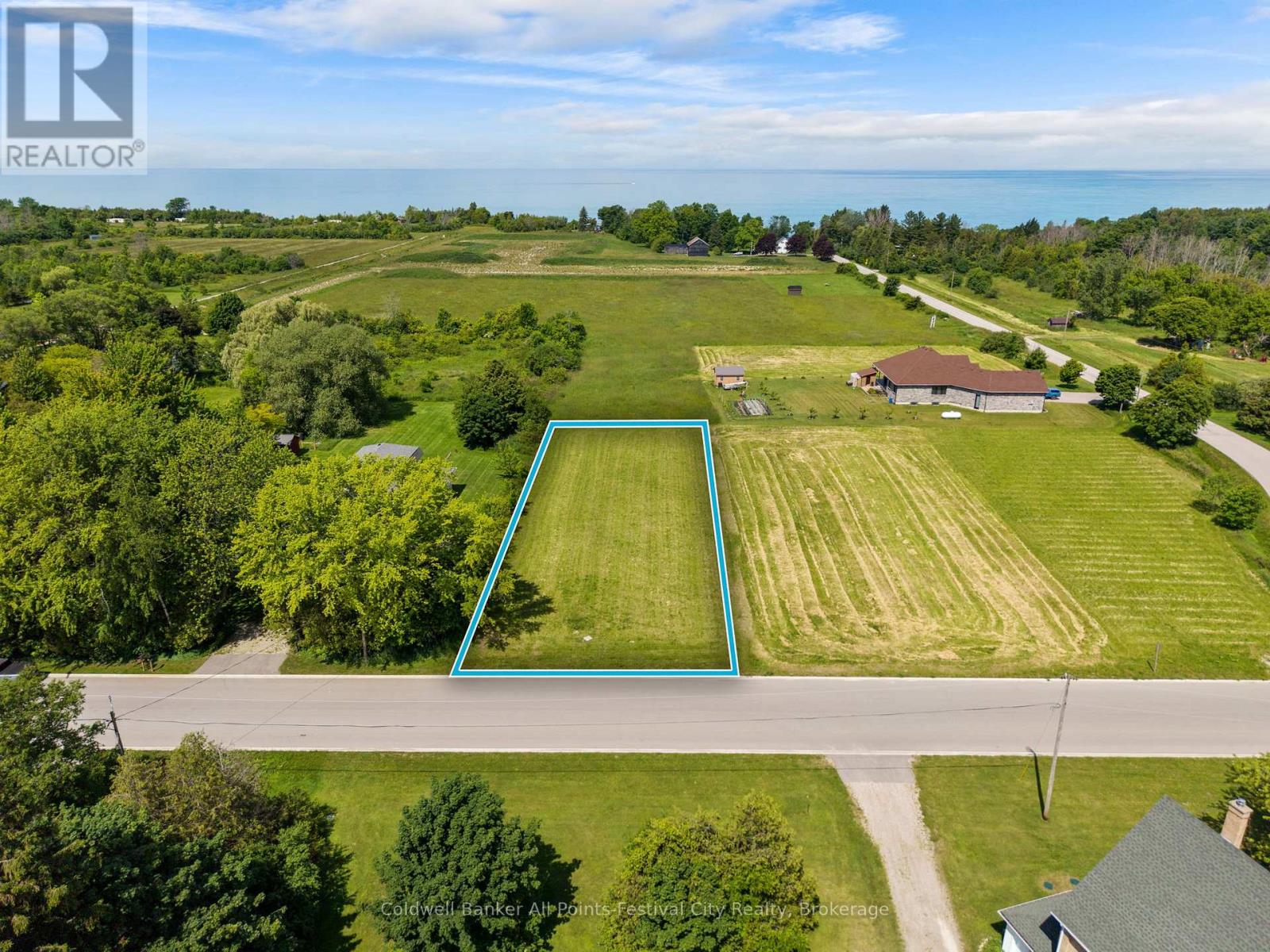 Photo 1 of 14 — 9 WELLINGTON STREET S, Ashfield-Colborne-Wawanosh (Ashfield), ON N7A3X9