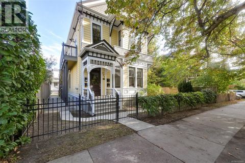 737 Vancouver St Victoria BC V8V3V4