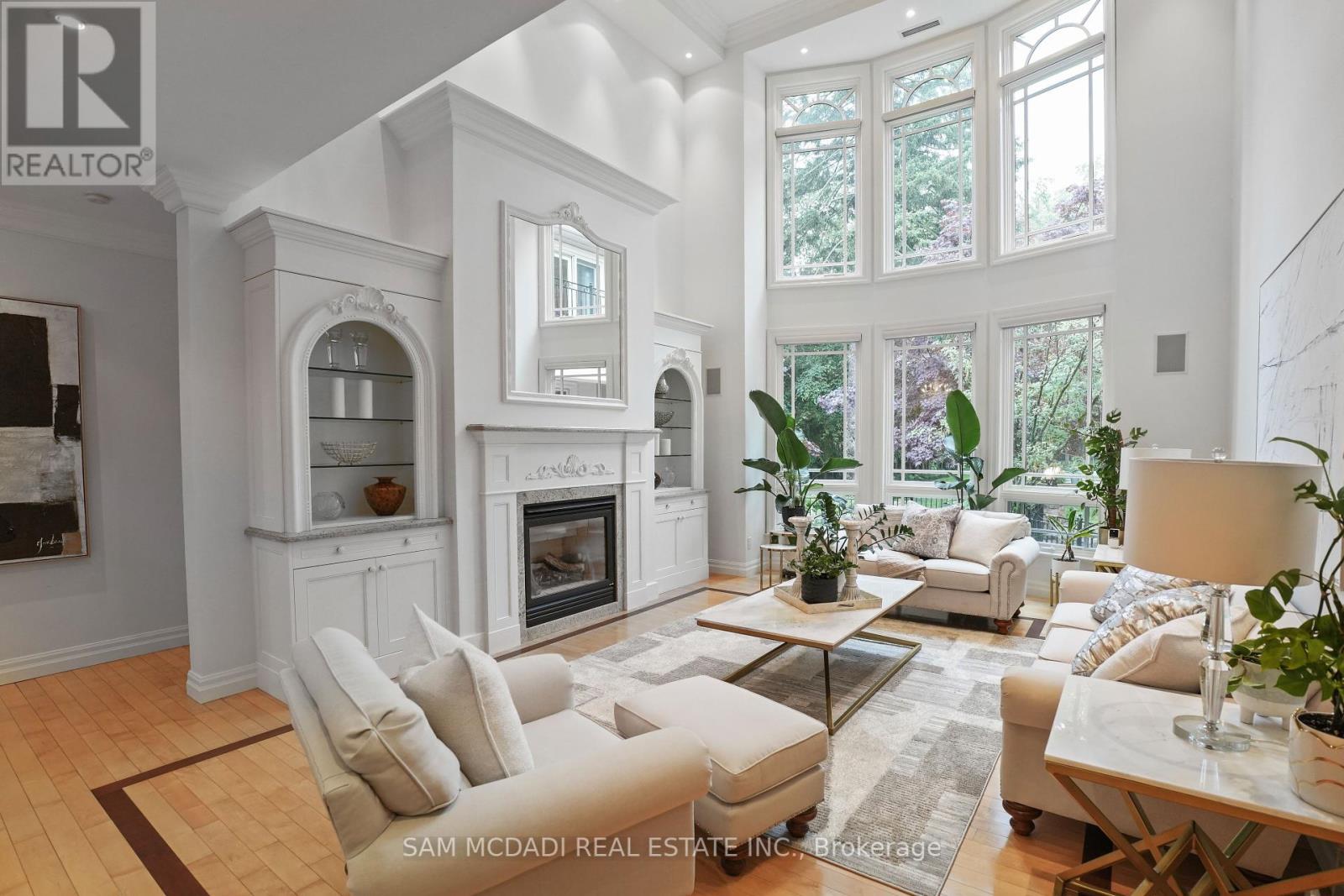 1382 ALDO DRIVE