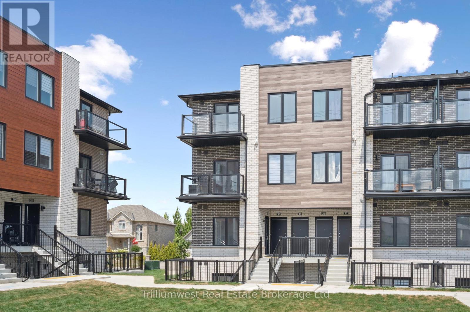 34 - 10 SOUTH CREEK DRIVE