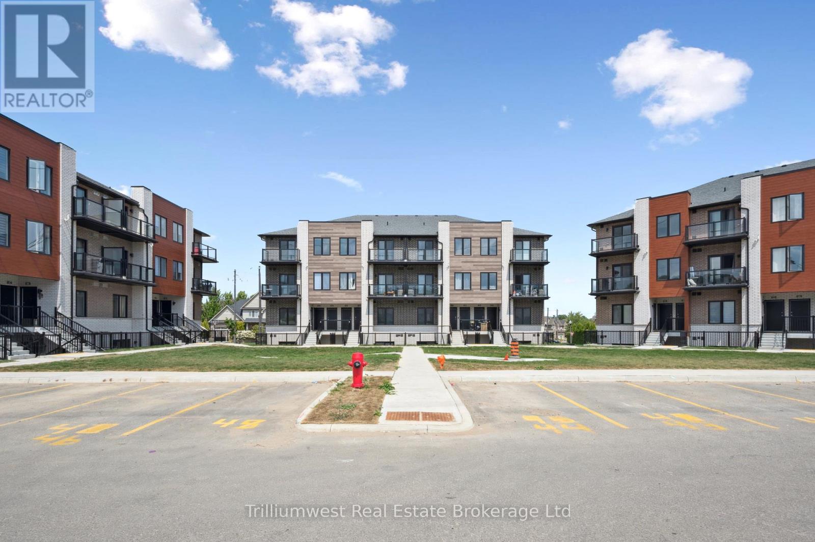 34 - 10 SOUTH CREEK DRIVE
