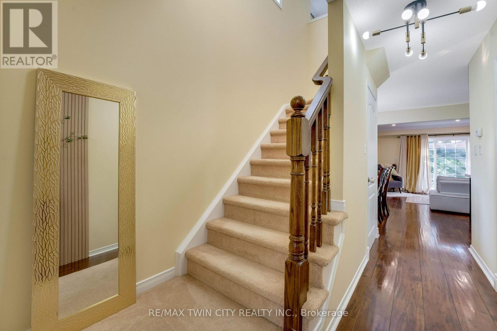 538 BEAUMONT CRESCENT