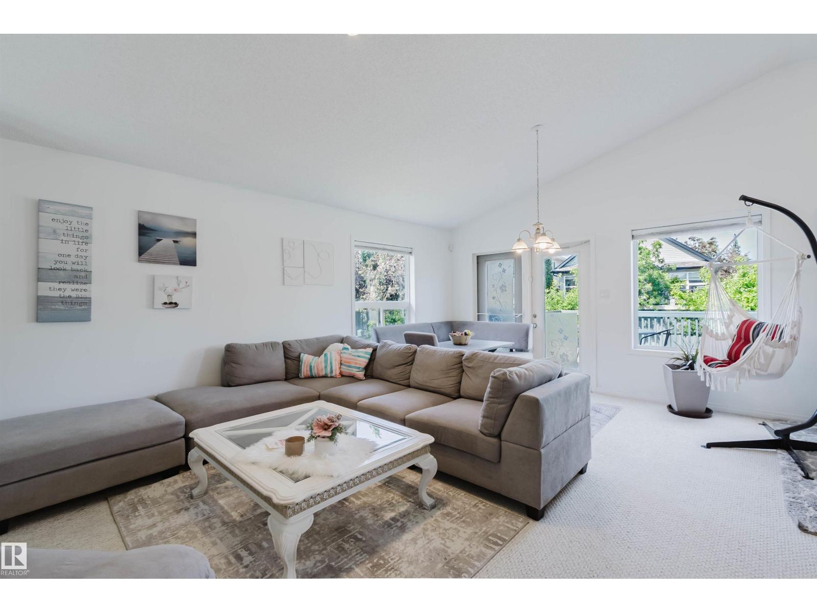 1743 MELROSE CR SW SW