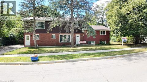 379 HOLLY Street Waterloo ON N2L4G5