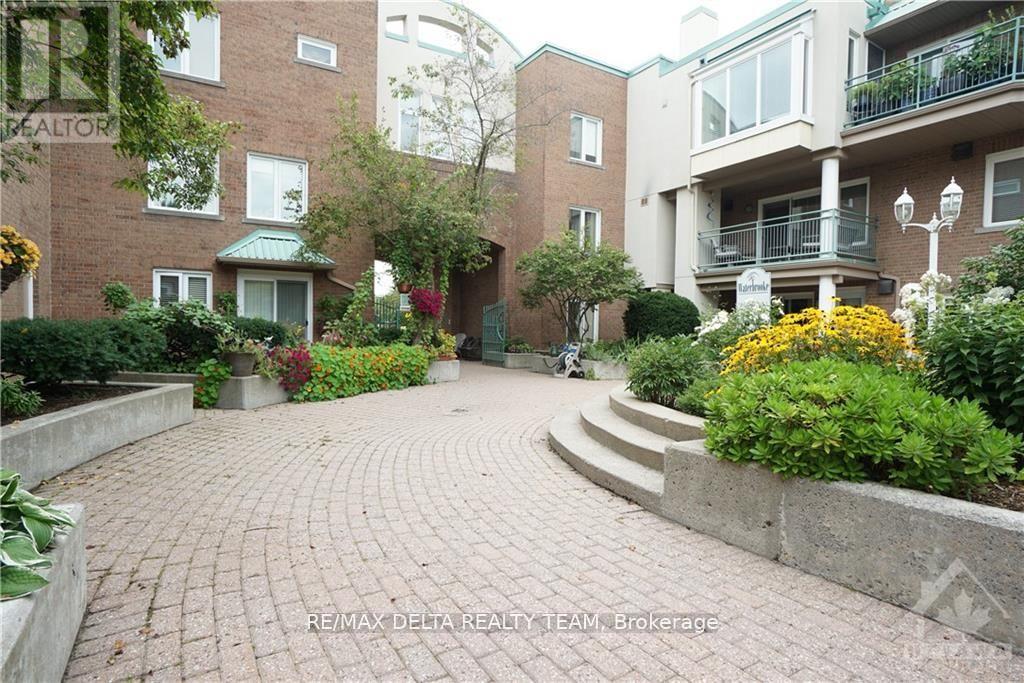 302A - 62 DONALD STREET