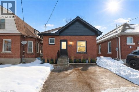12 CARLYLE Street Brantford ON N3T2C1