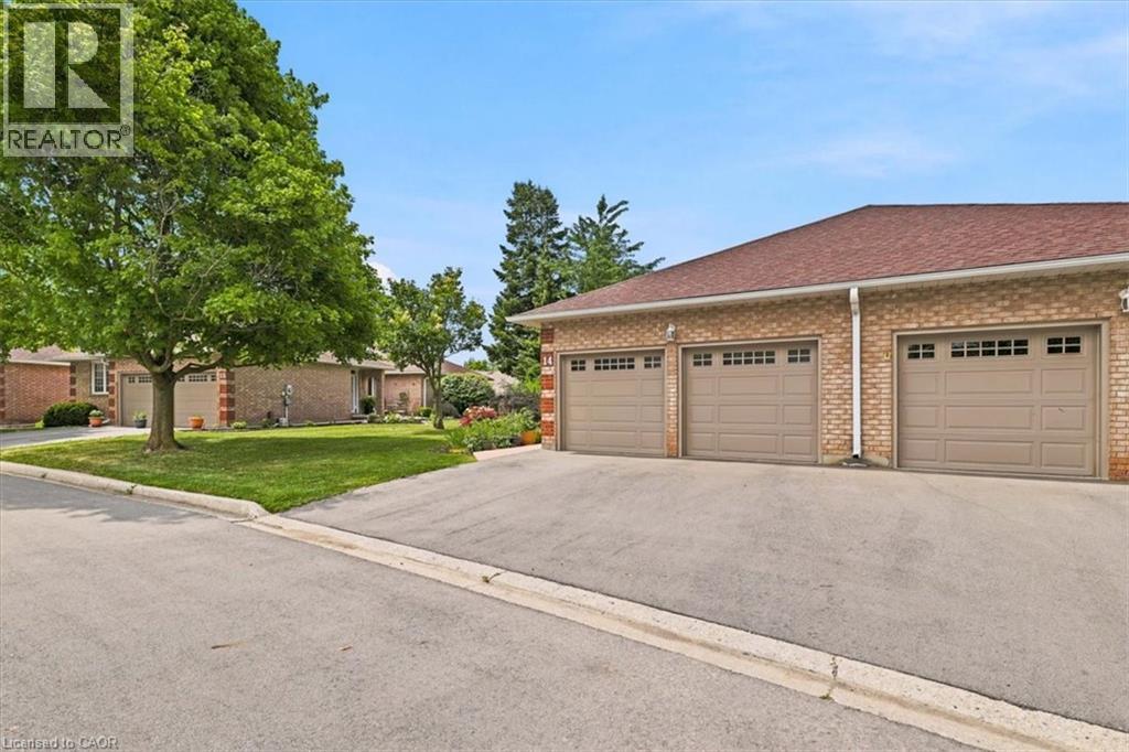 75 BEASLEY Crescent Unit# 14