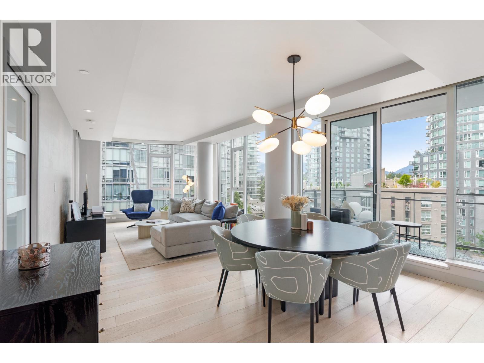 601 1499 W PENDER STREET