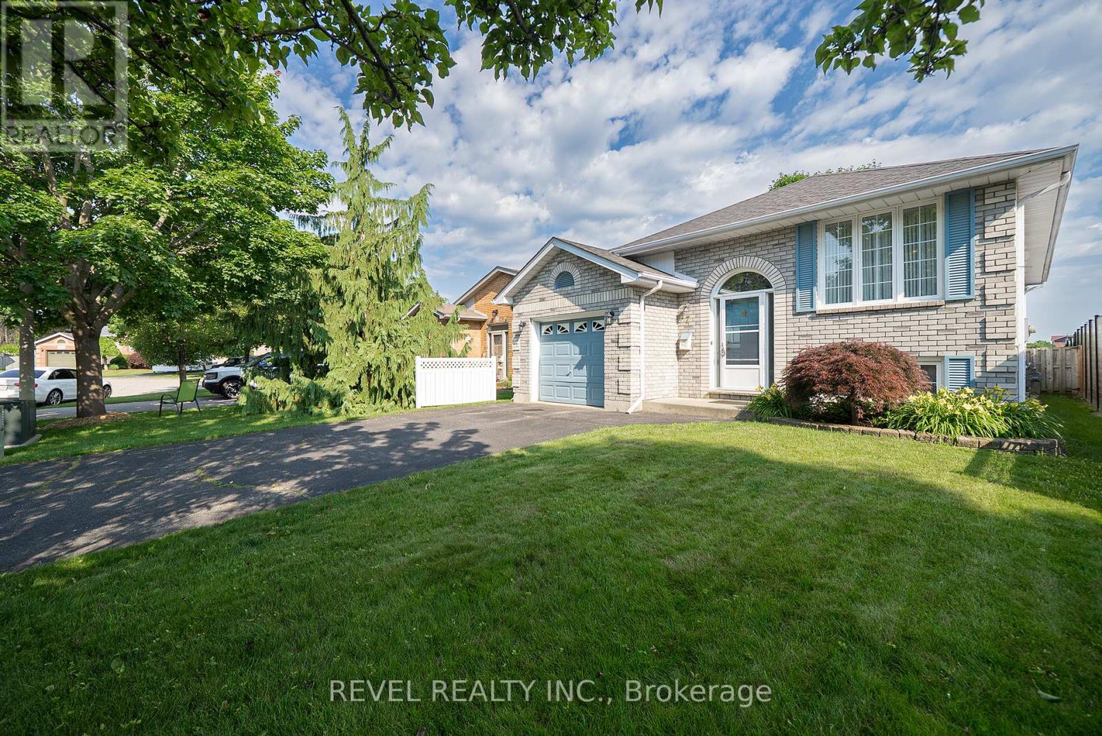 7 DIGBY COURT