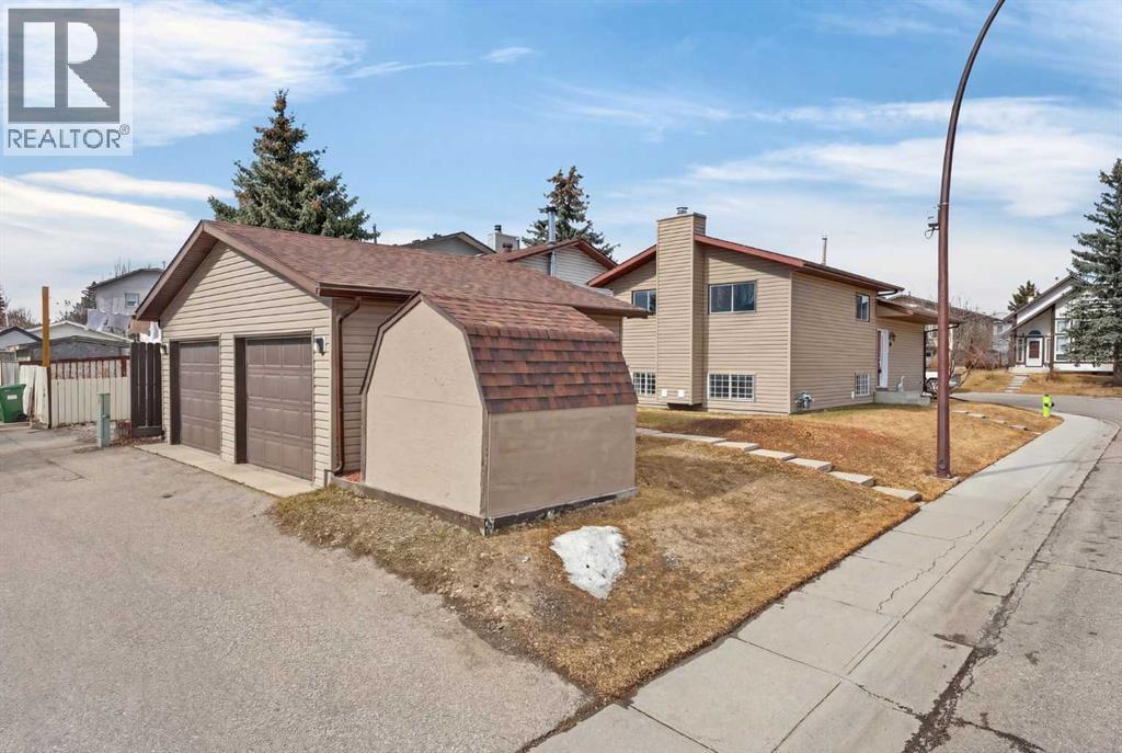 59 Taraglen Court NE