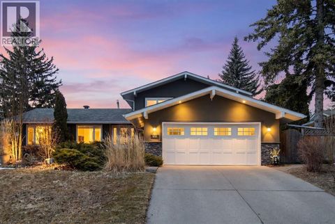 656 Willow Brook Drive SE Calgary AB T2J1N8