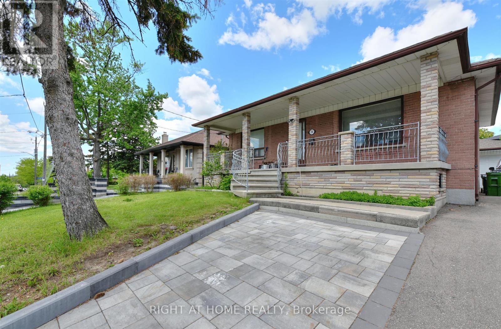 34 WILLIAM CRAGG DRIVE