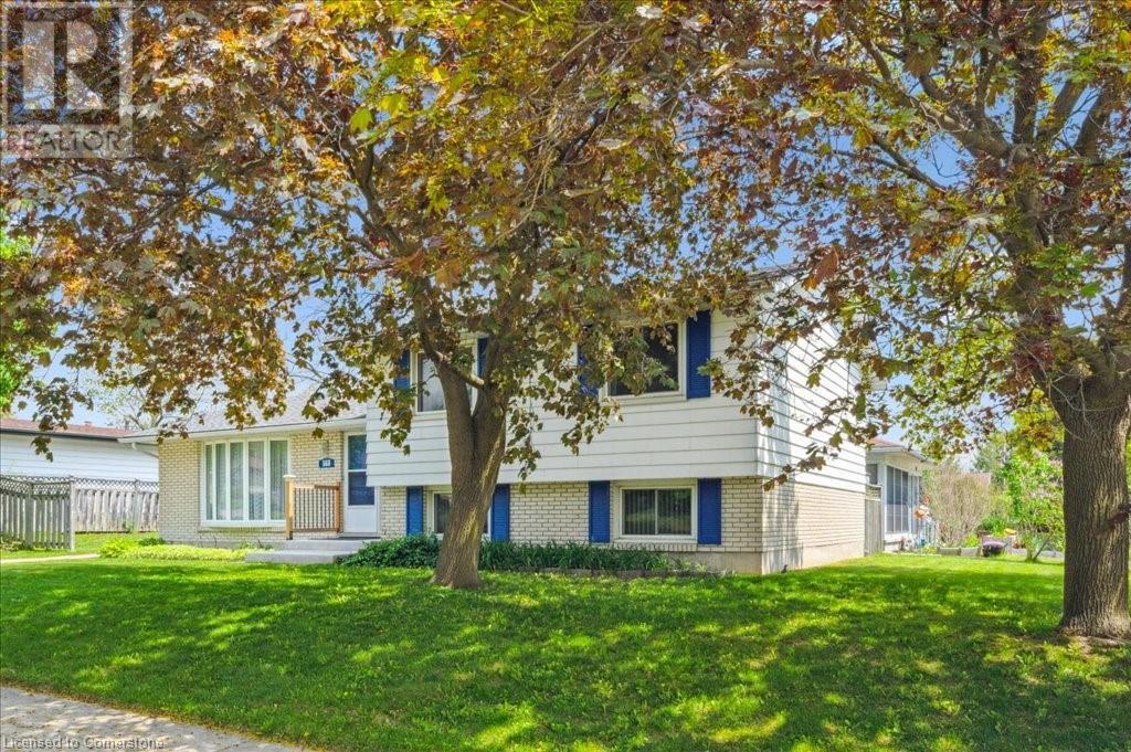 148 PEPPERWOOD Crescent