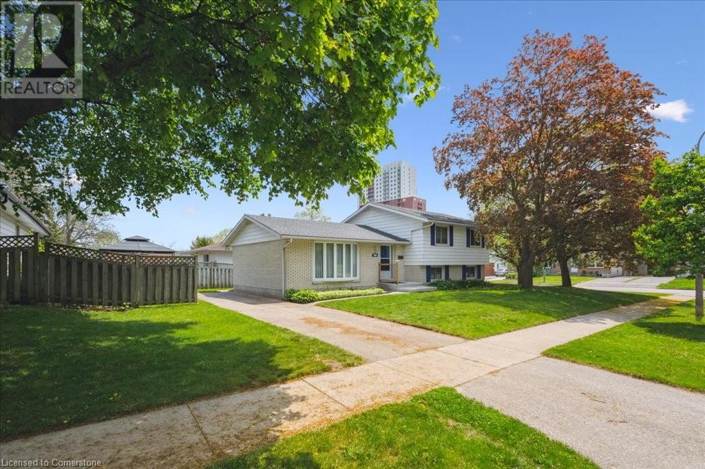 148 PEPPERWOOD Crescent