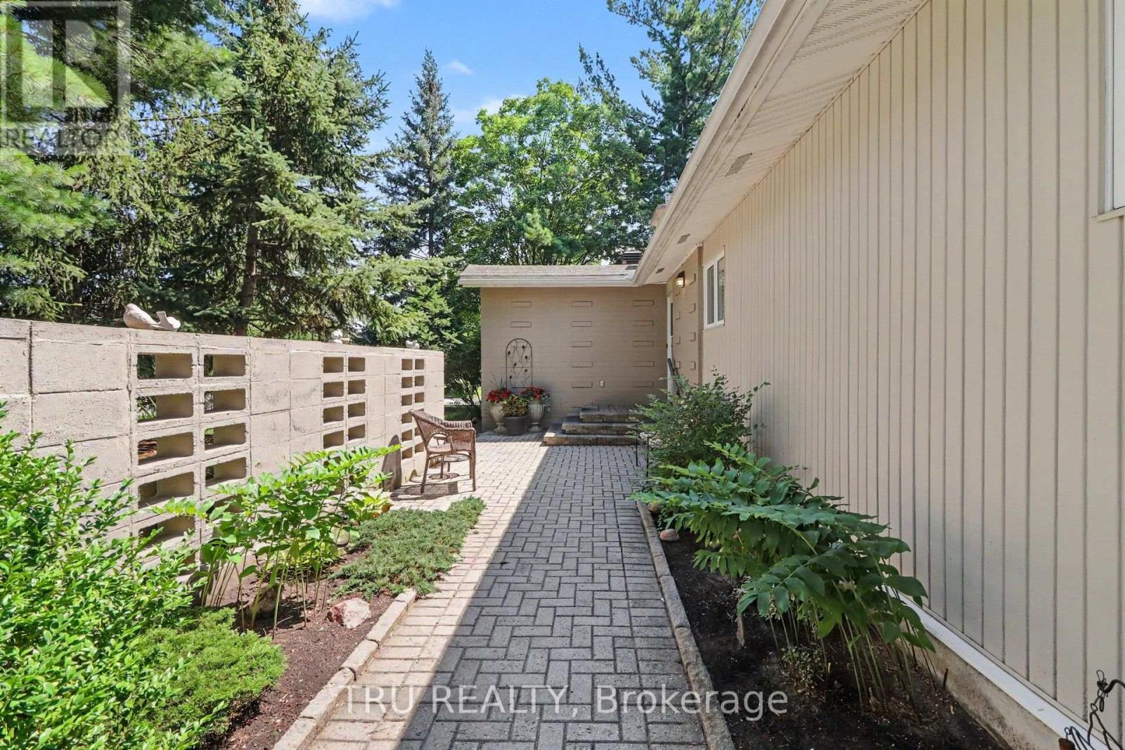 1174 CAMEO DRIVE