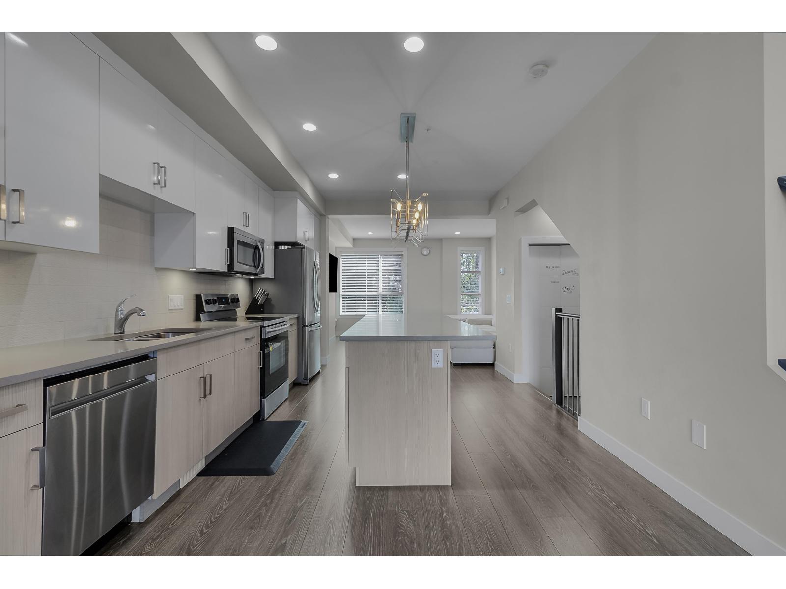 9 8413 MIDTOWN WAY|Chilliwack Proper South