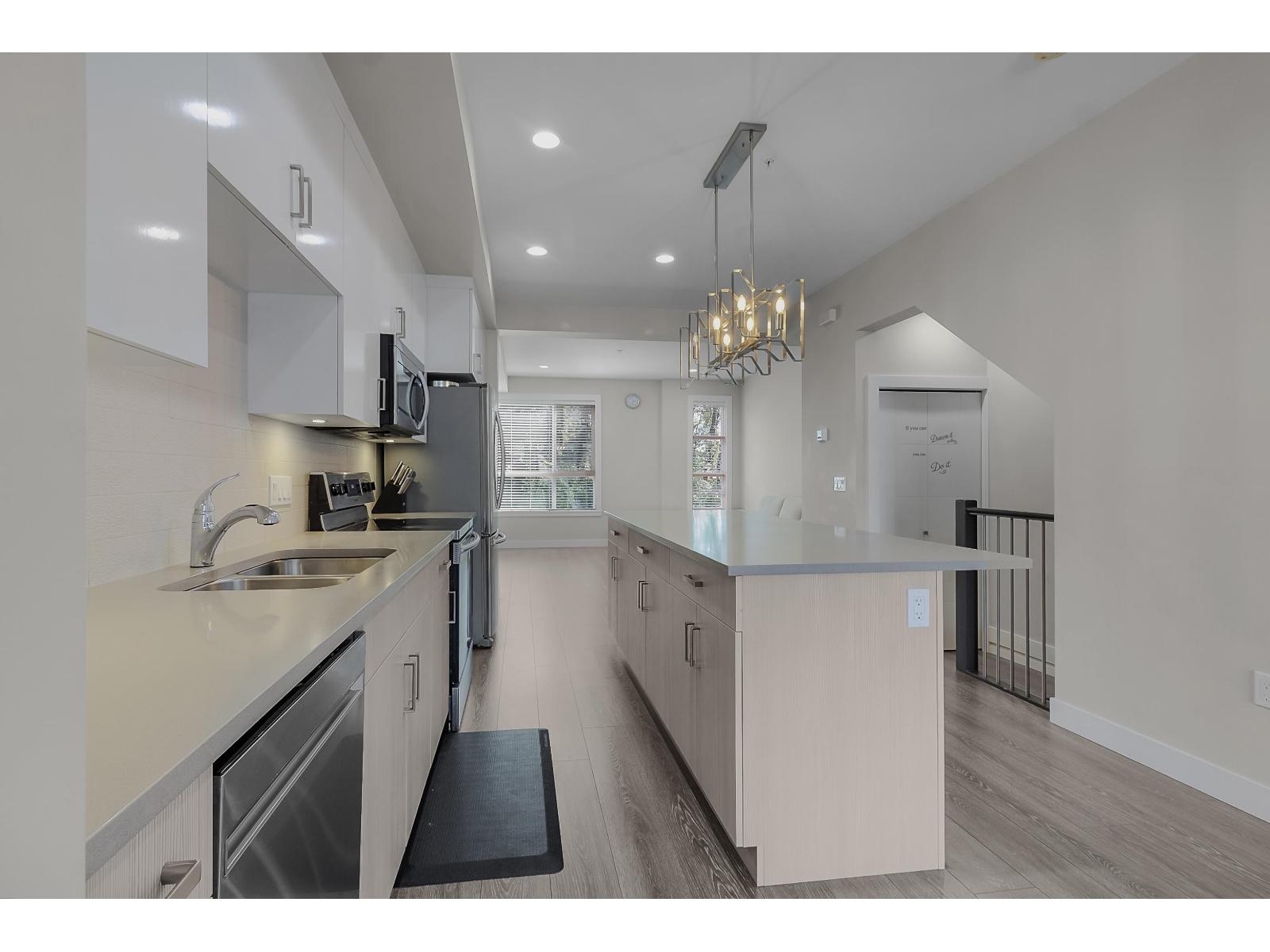 9 8413 MIDTOWN WAY|Chilliwack Proper South