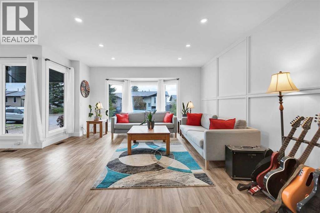 22 Sandstone Crescent SE
