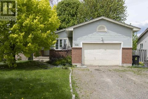 124 East Champagne DR Sault Ste. Marie ON P6A6S7