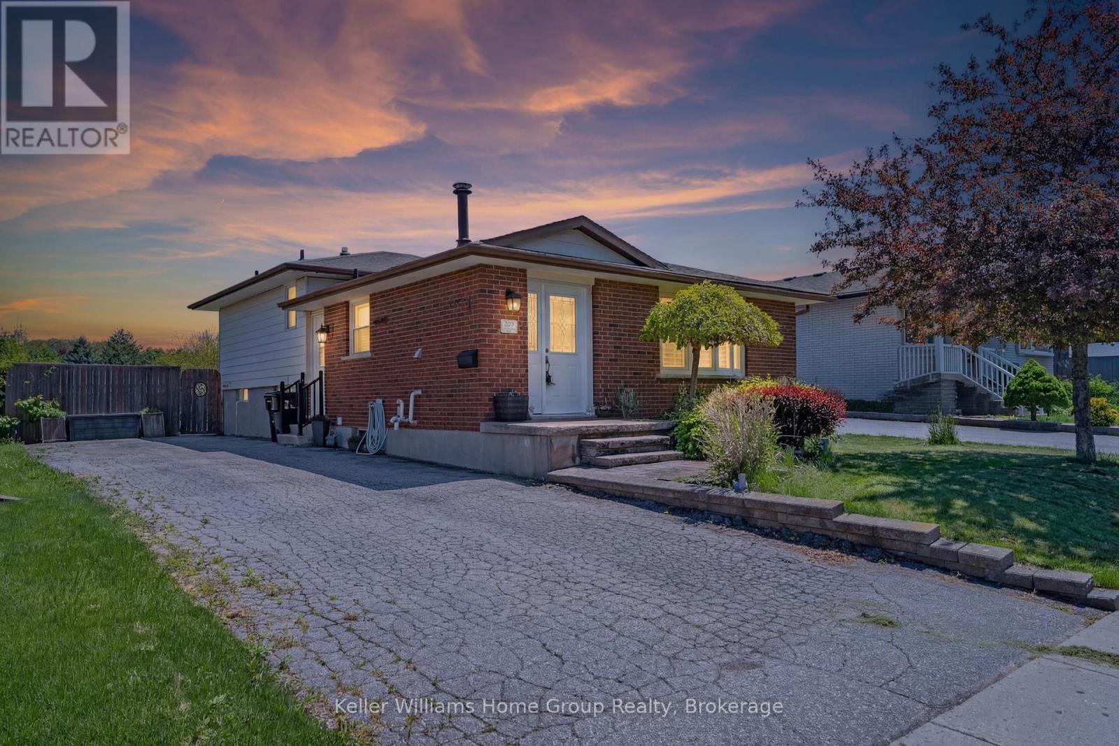 267 BAKERSFIELD DRIVE