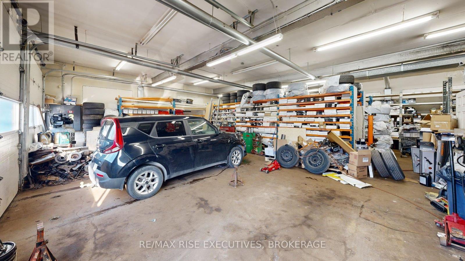 471 MACDONNELL STREET