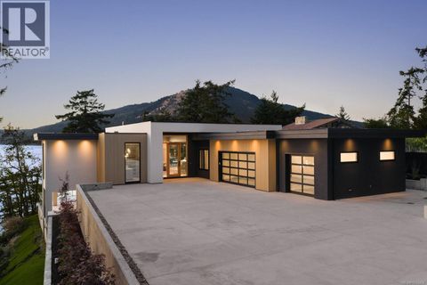 418 Lands End Rd North Saanich BC V8L5L9