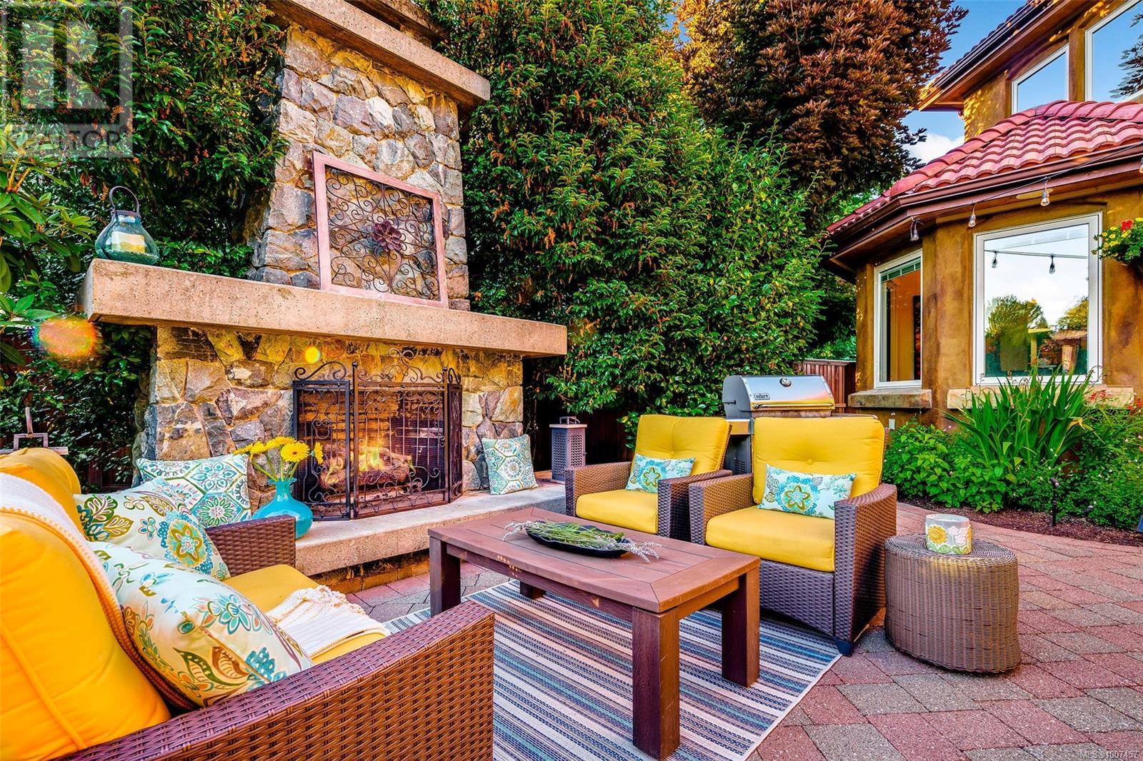 5388 Parker Ave