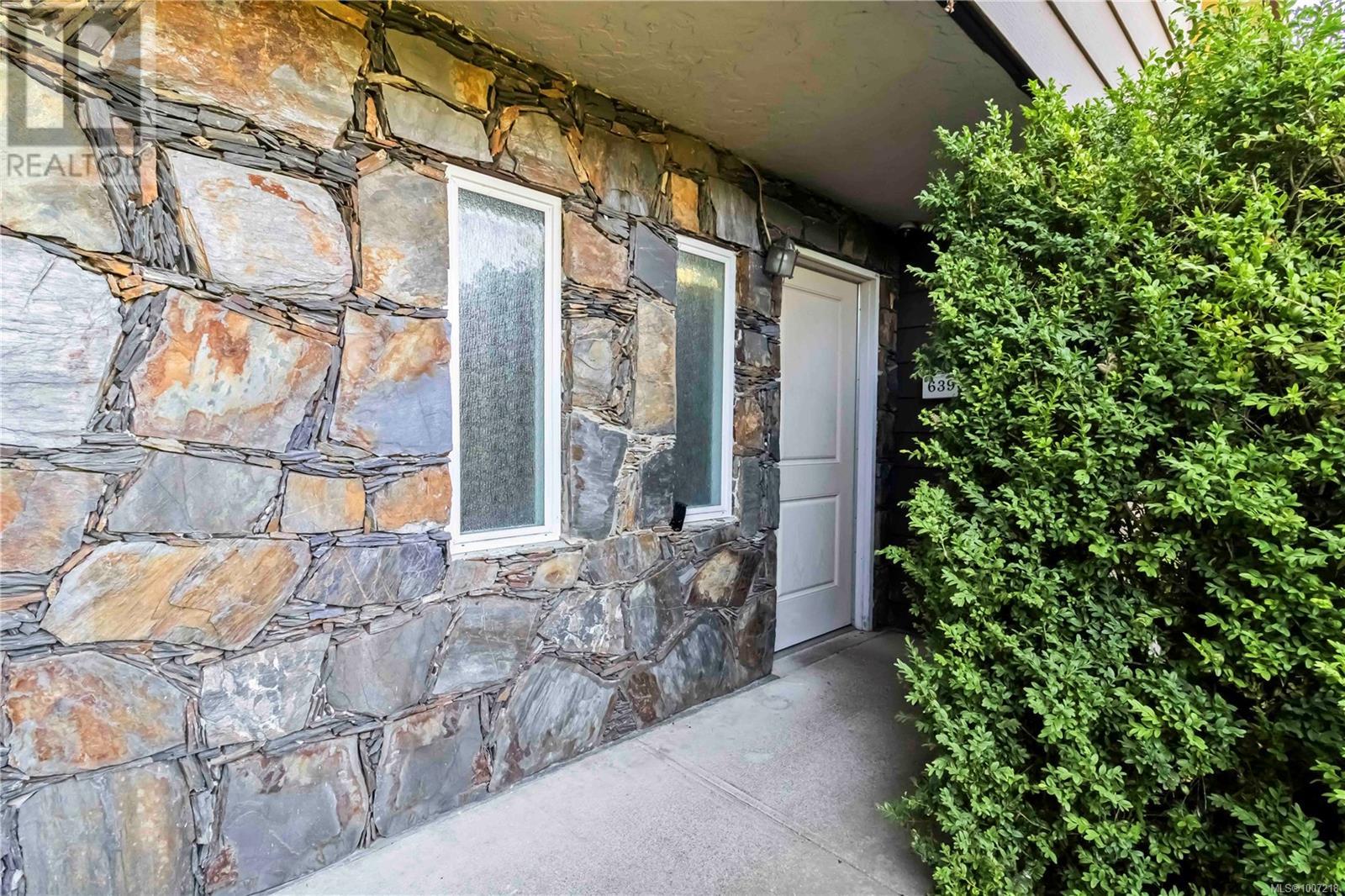 6390 Conconi Pl