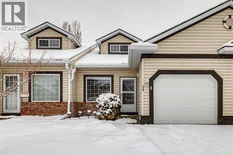 53 Somervale Point SW Calgary AB T2Y3K4
