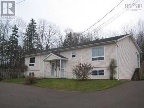 A & B 29 Schirra Close Truro NS B2N5X8