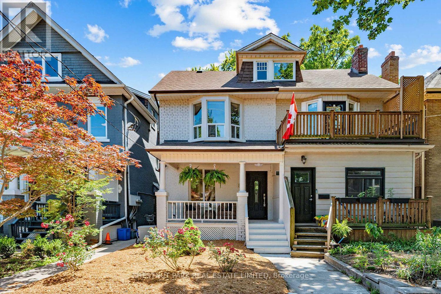Photo 1 of 32 — 89 DEARBOURNE AVENUE, Toronto (North Riverdale), ON M4K1M6