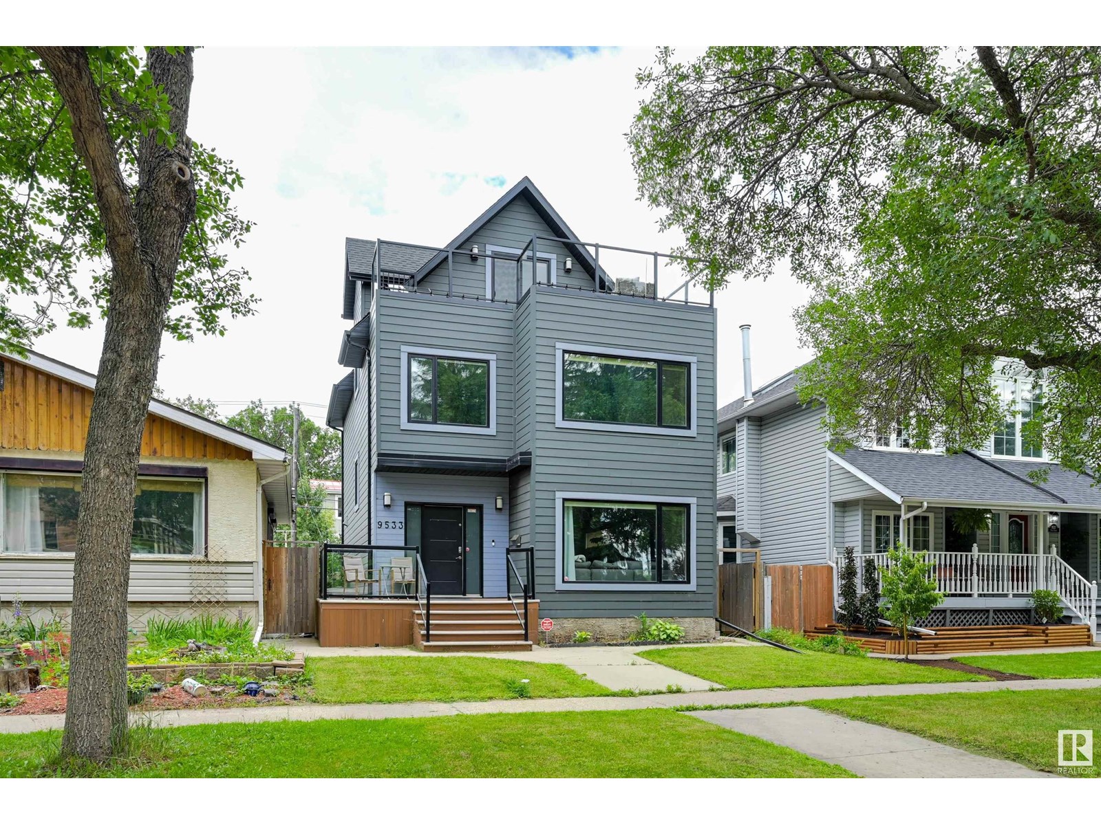 9533 101 ST NW