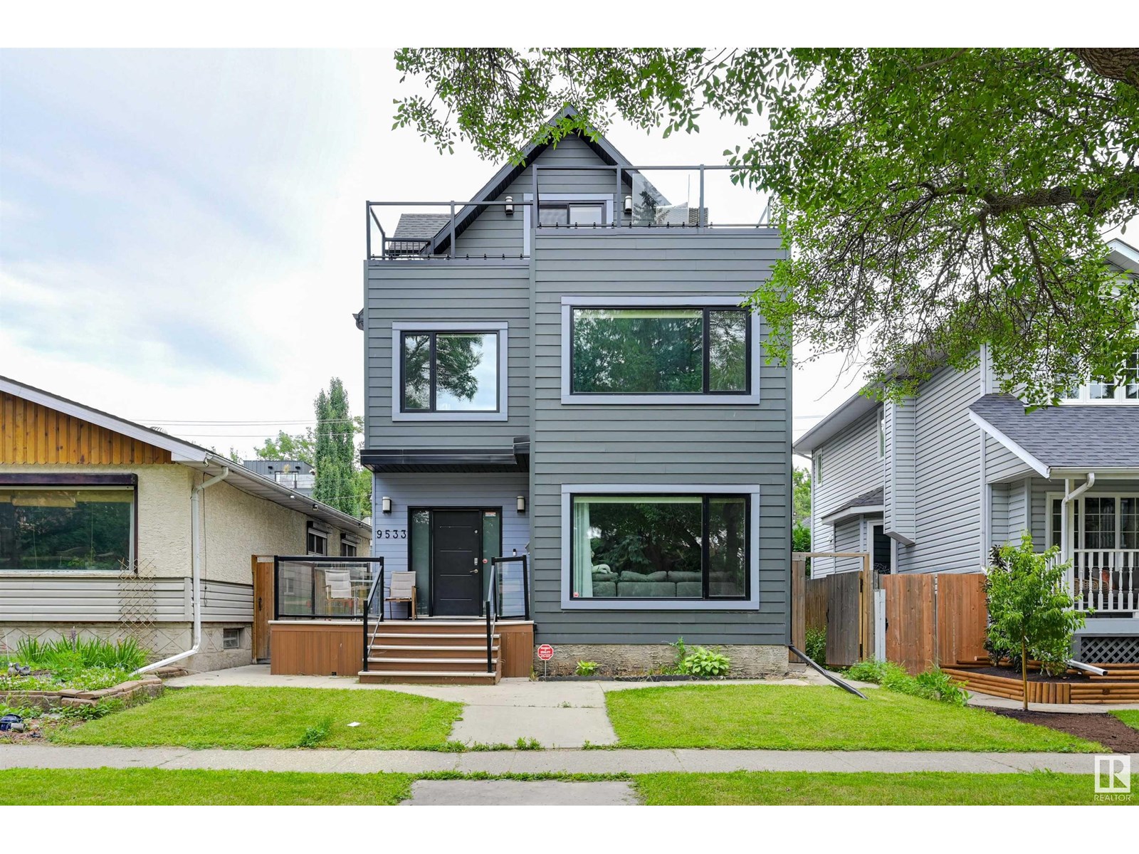 9533 101 ST NW