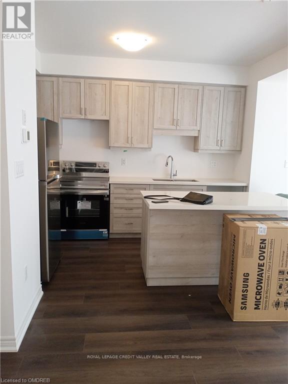 19 - 448 BLACKBURN DRIVE E