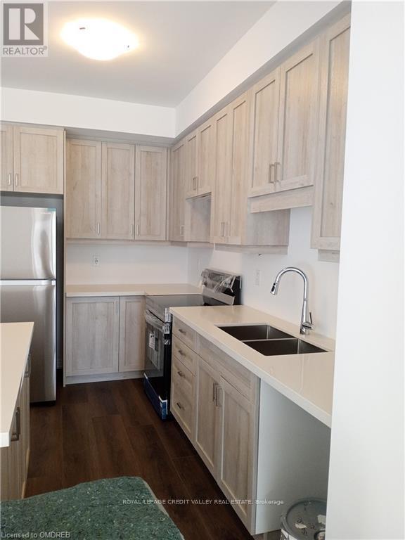 19 - 448 BLACKBURN DRIVE E