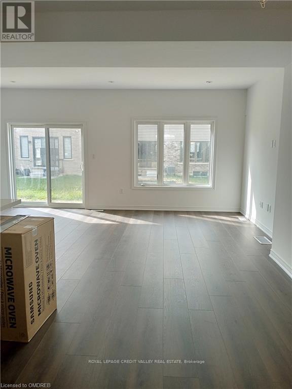 19 - 448 BLACKBURN DRIVE E
