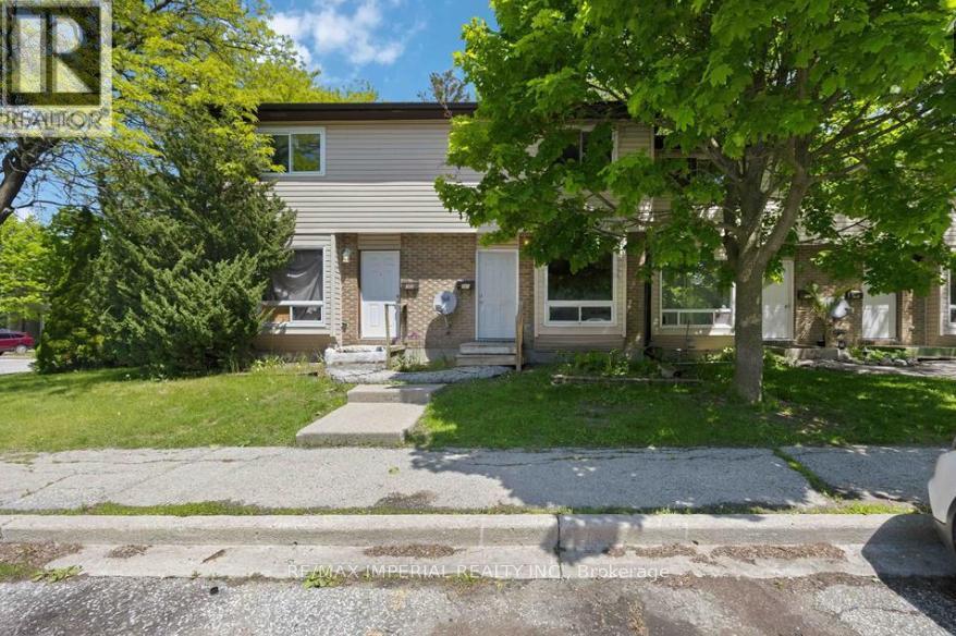 Photo 1 of 15 — 301 - 42 HAMPTON AVENUE Unit 301, Sarnia, ON N7S4Z2
