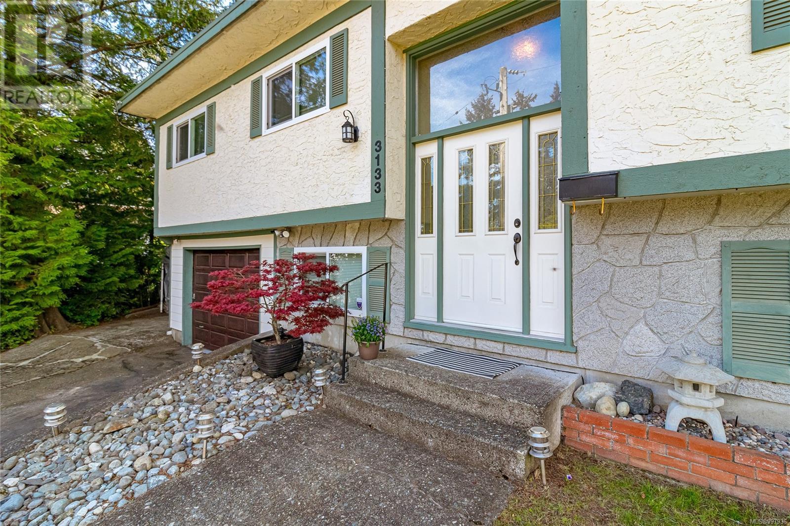 3133 Carran Rd