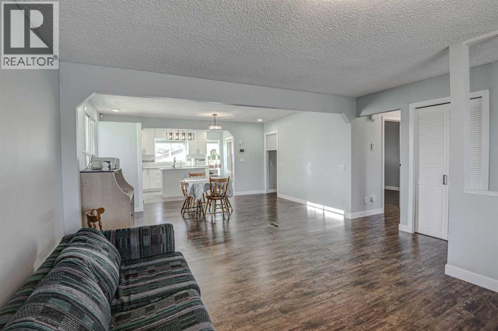 11 Ogmoor Crescent SE