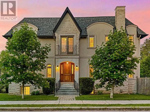 221 ELMWOOD AVENUE Toronto (Willowdale East) ON M2N3M8