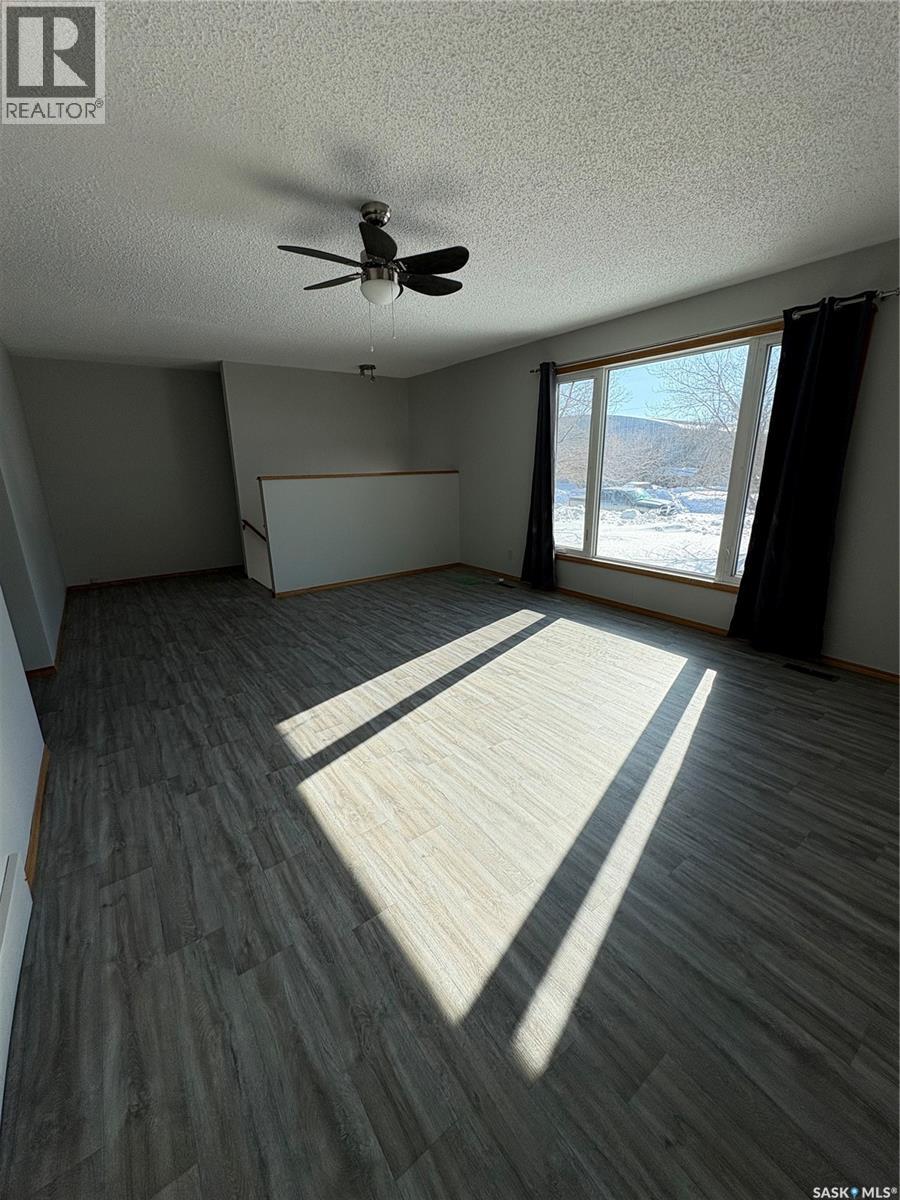 708 Qu'appelle AVENUE