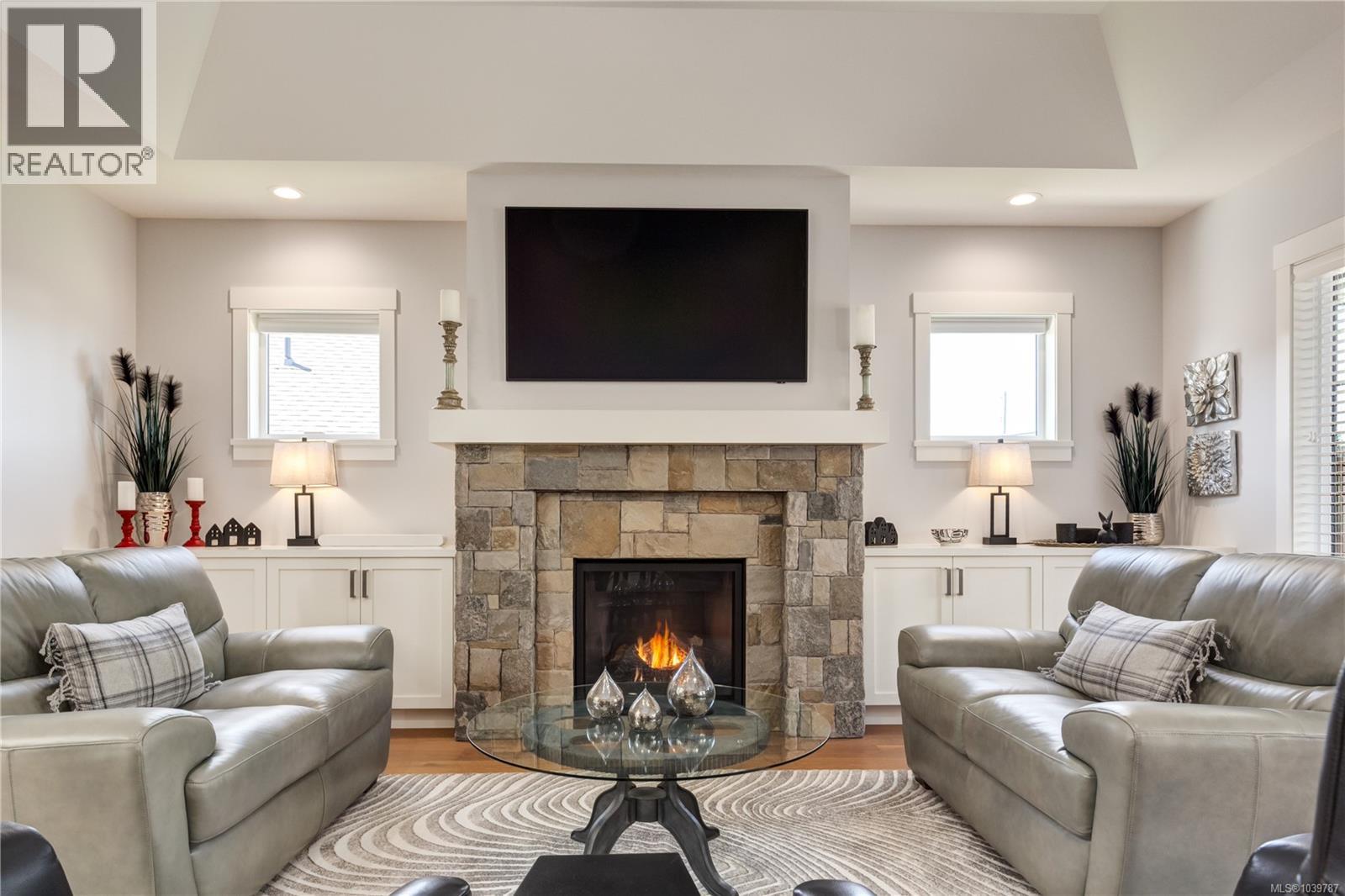 1008 Brookfield Cres