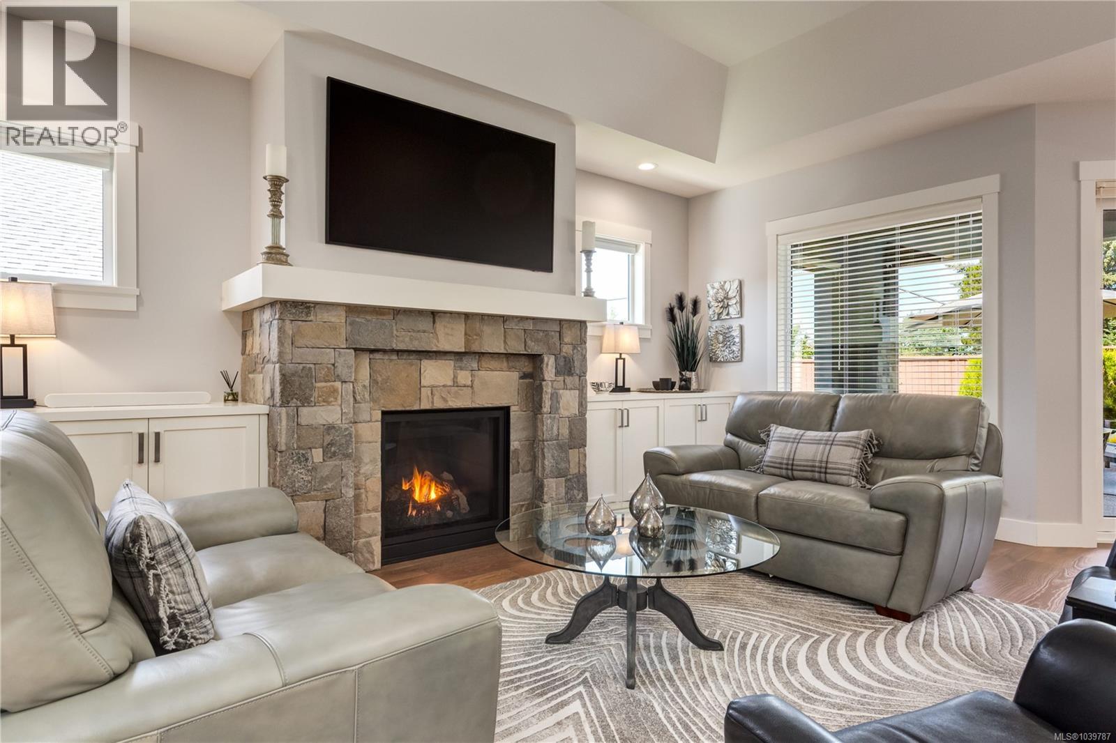 1008 Brookfield Cres