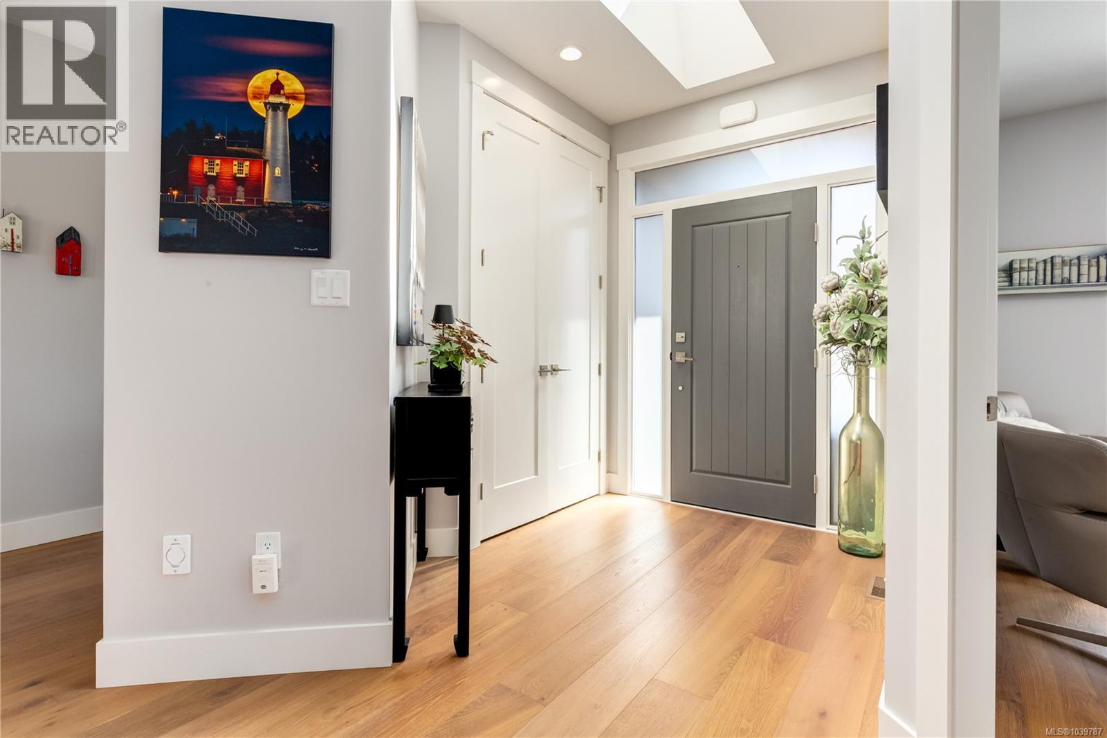 1008 Brookfield Cres