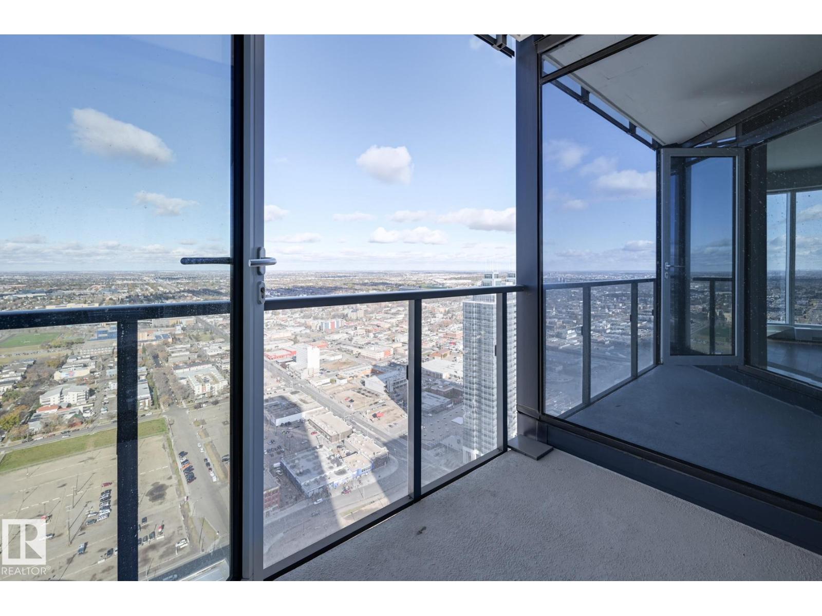 #3901 10360 102 ST NW