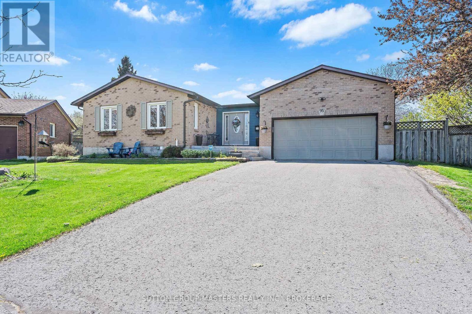 95 NICHOLSON CRESCENT
