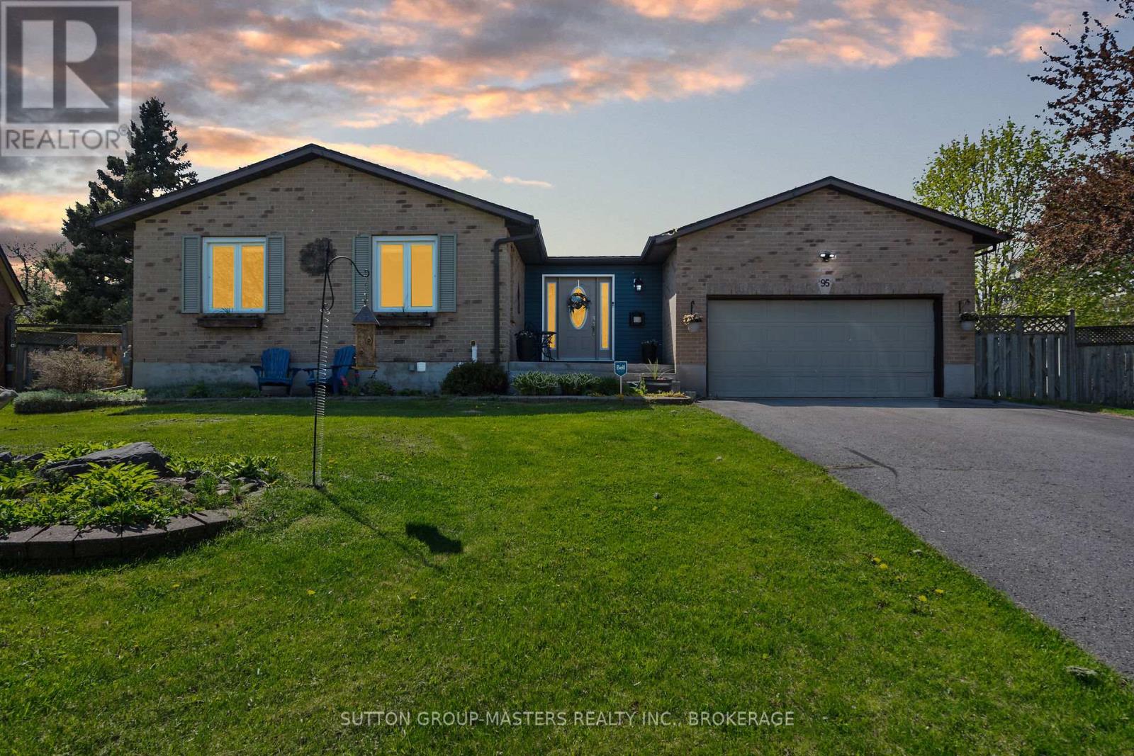 95 NICHOLSON CRESCENT