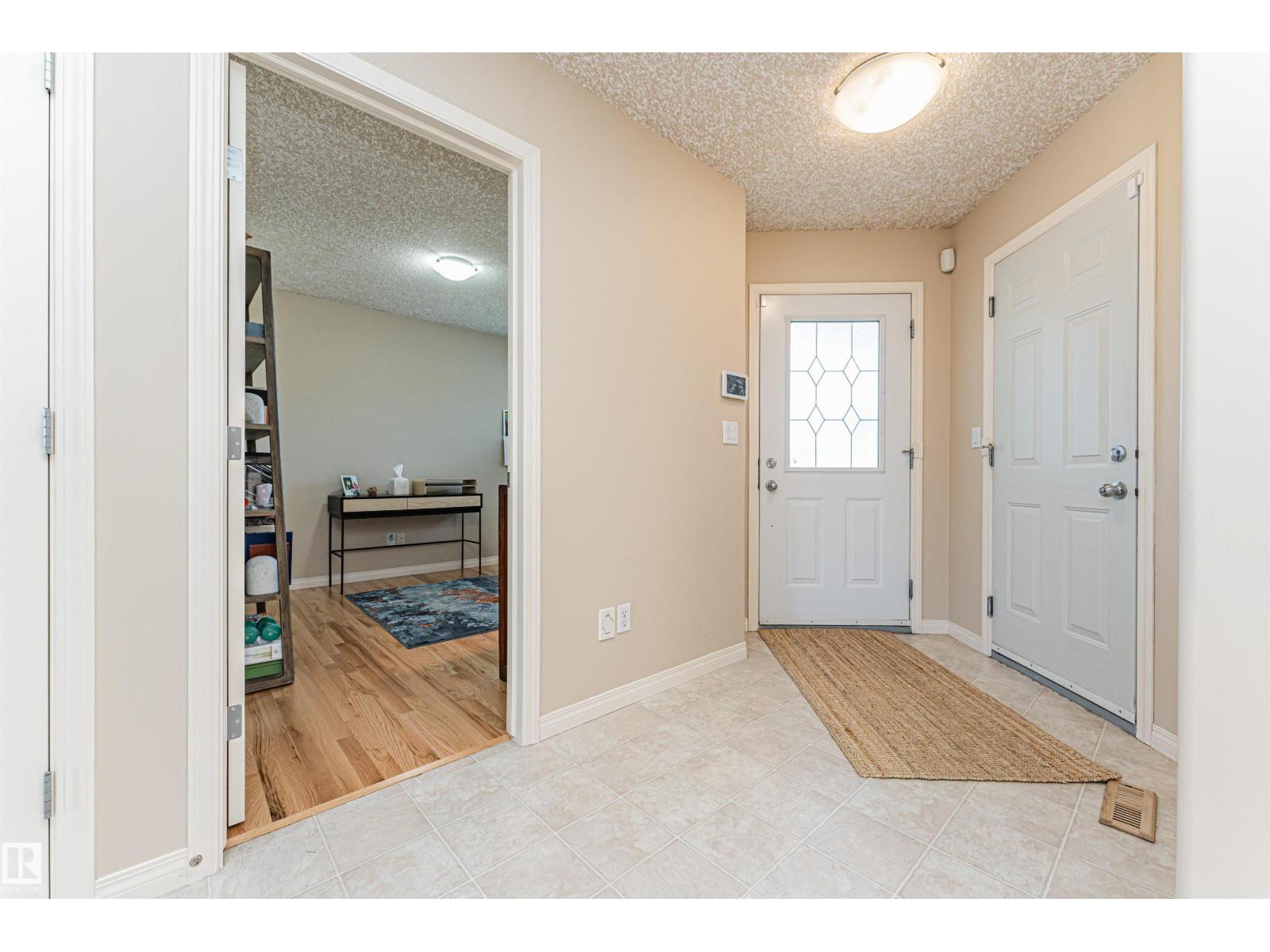 #15 16415 77 ST NW NW