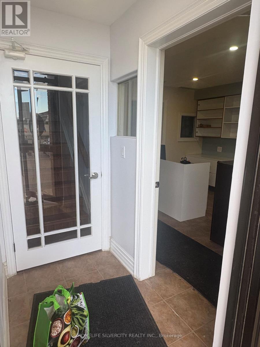 17 - 2131 WILLIAMS PARKWAY E